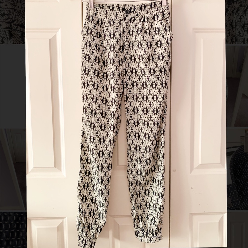 Lily White geometric patterned joggers